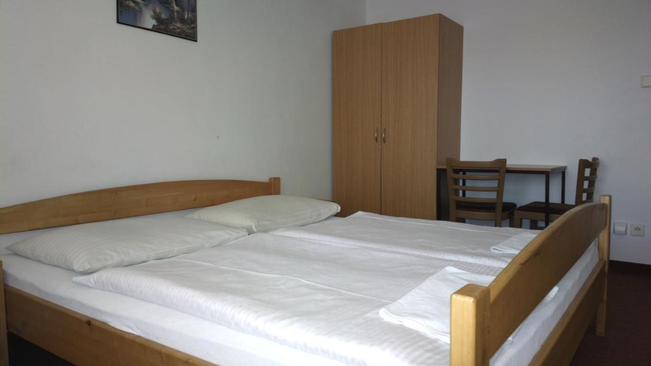 Nová Bystřice Penzion Lada מראה חיצוני תמונה